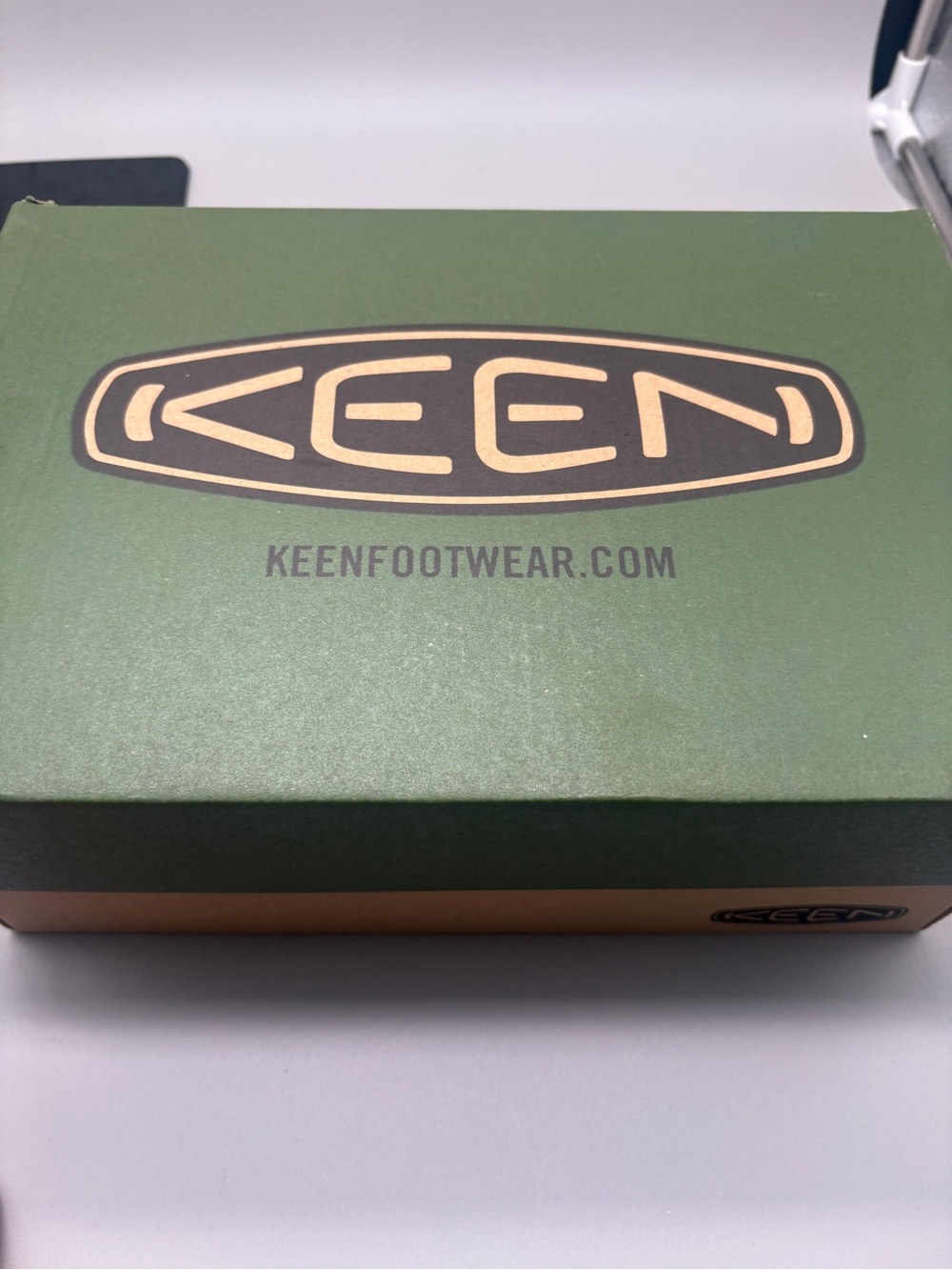 KEEN Presidio Women’s 7.5 Navy Leather Comfort Walking Shoes New in Box